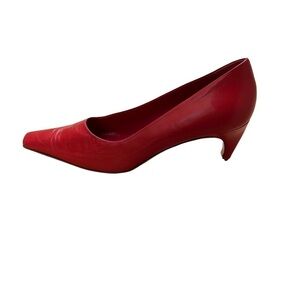 Prada leather kitten heel square toe single left shoe 39